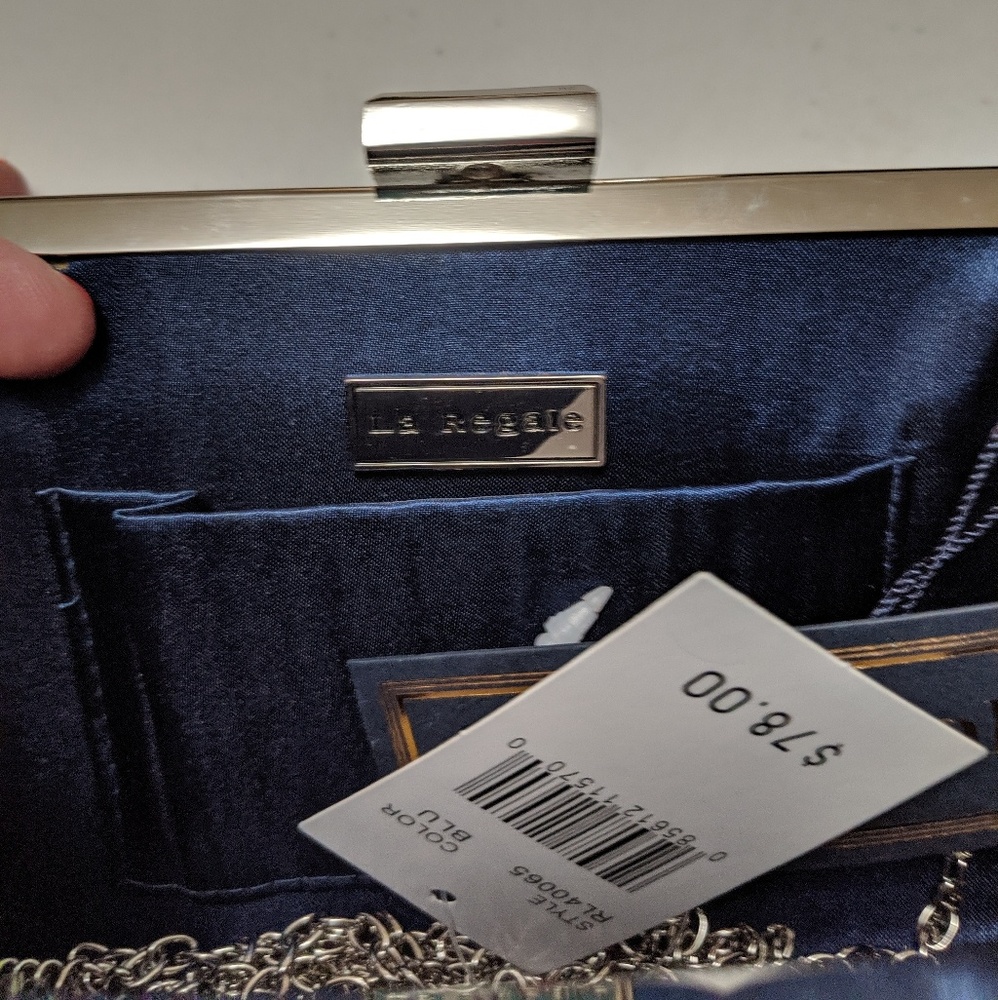 Le regale sm clutch w/lg blue beading both sides - Picture 4 of 5